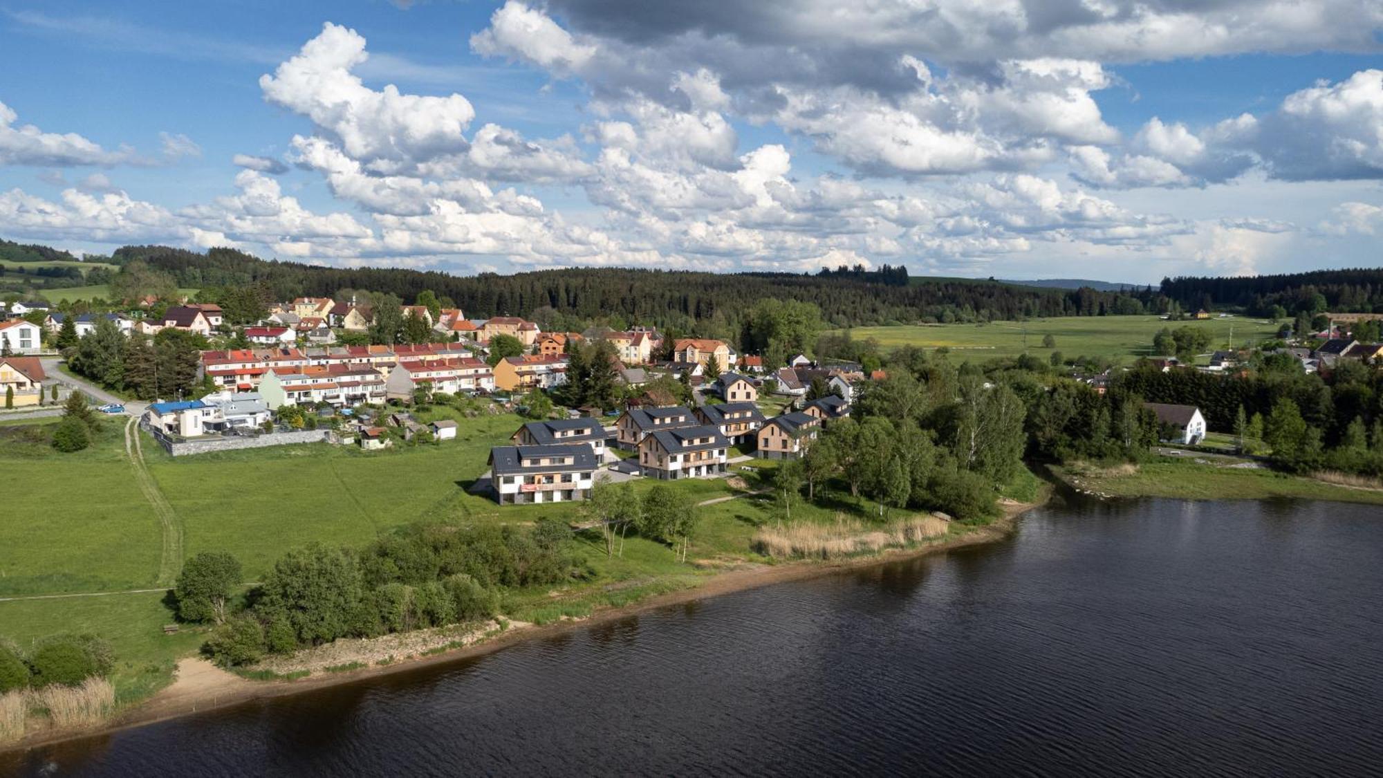 Resort Male Lipno Черна-в-Пошумави Экстерьер фото